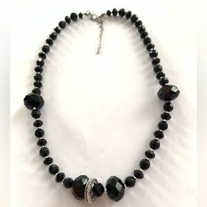 Vintage multi-faceted black graduated glass beads necklace